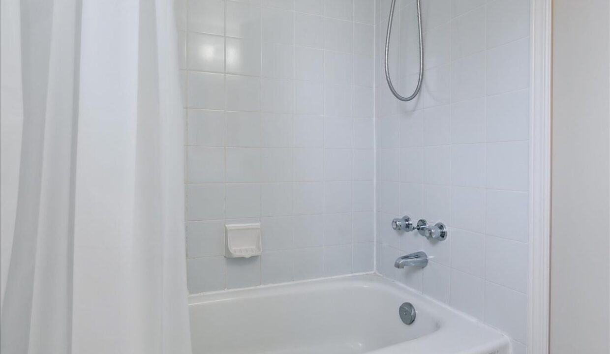 004ab720-a2e7-4849-bb68-9995b5ef9ac5-l.jpeg