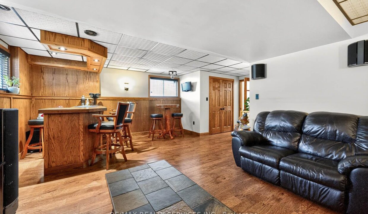 01df1d35-05bd-4bd2-87fd-a0906dcf9add-l.jpeg