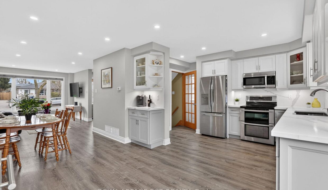 04085cab-2b51-4dc2-b75d-29b78faf3b9a-l.jpeg