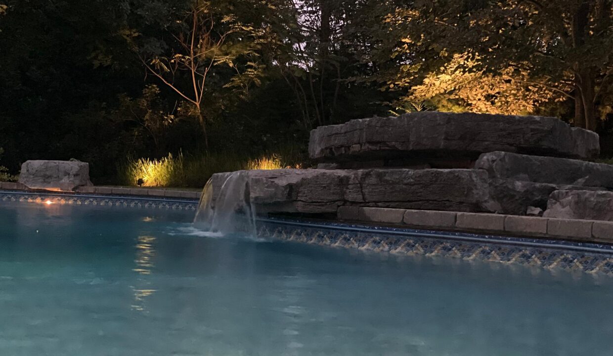 06770209-e39e-45ab-bc1d-7b0686f029ce-l.jpeg