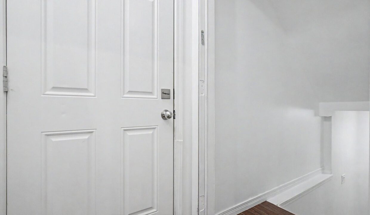 09808adf-b8c1-43a7-a8b2-d9004d078e9e-l.jpeg