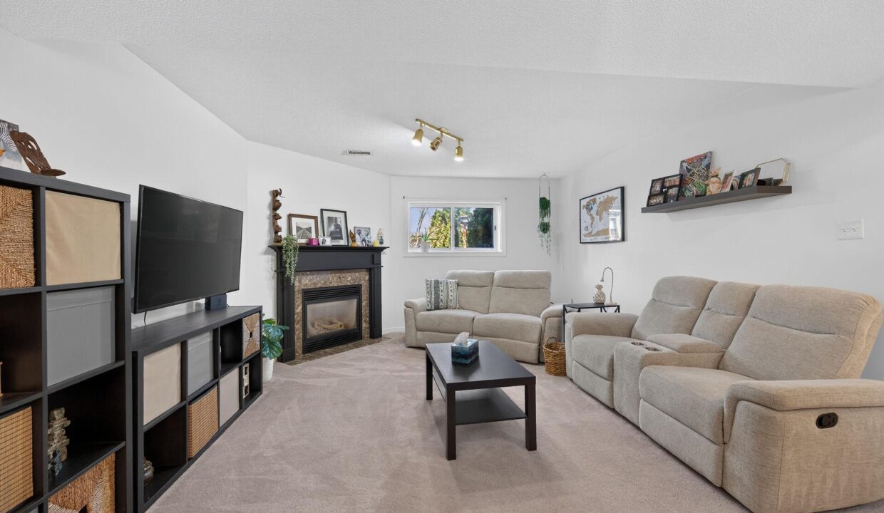 0b89febf-676a-415d-8af7-8831a62557c5-l.jpeg