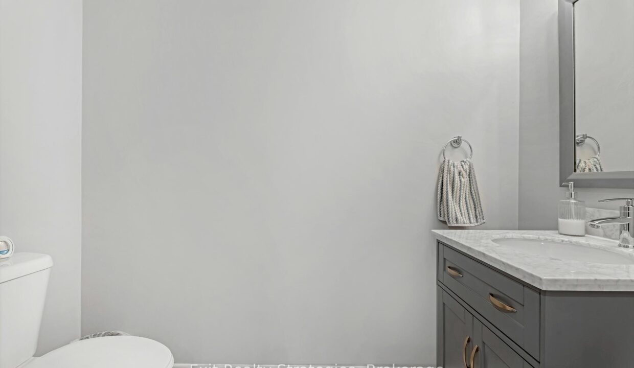 0d77d990-c4cc-407c-bc21-82789772b091-l.jpeg