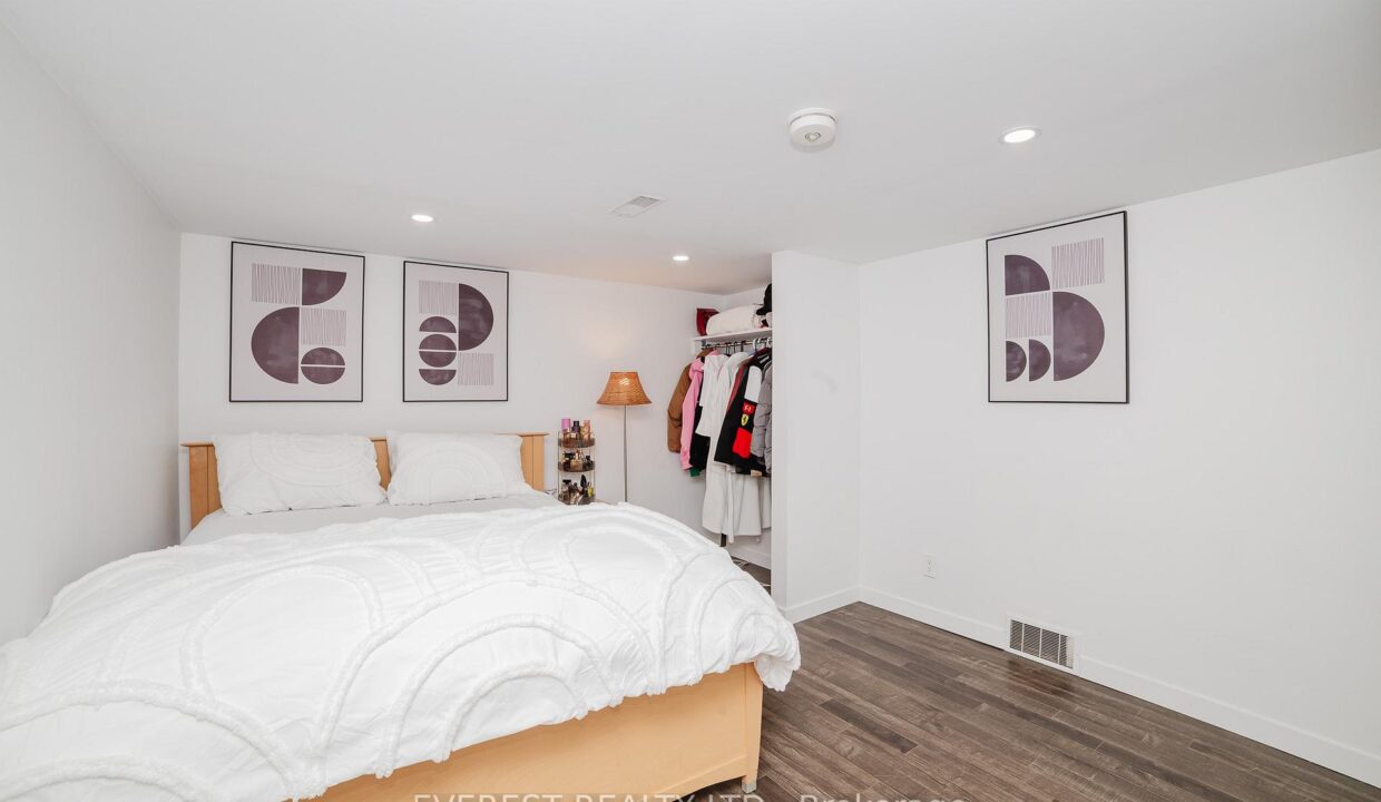 0e4fd399-af3e-412f-b836-d79386f4d555-l.jpeg