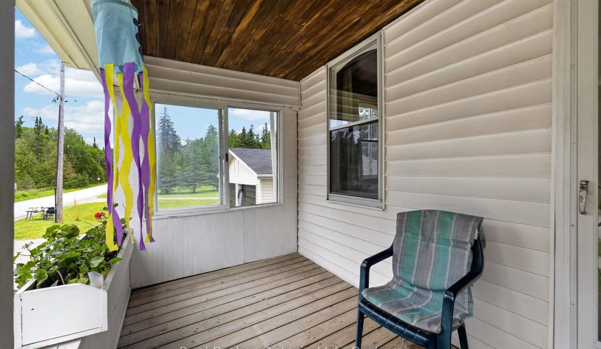 0ed09e4f-92d3-4392-a5e7-f218796b849a-l.jpeg