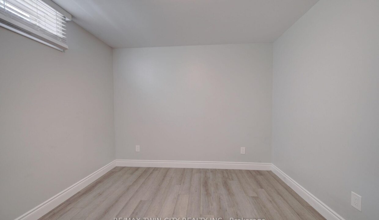 0f65835a-df74-430f-8c1b-ee1533bd3dbf-l.jpeg