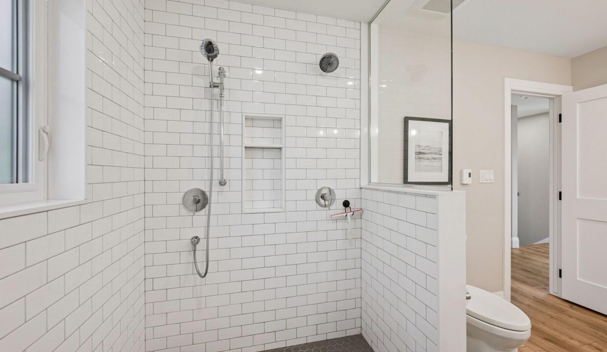 13883167-dc87-445d-b8e9-e0b9a1e95035-l.jpeg