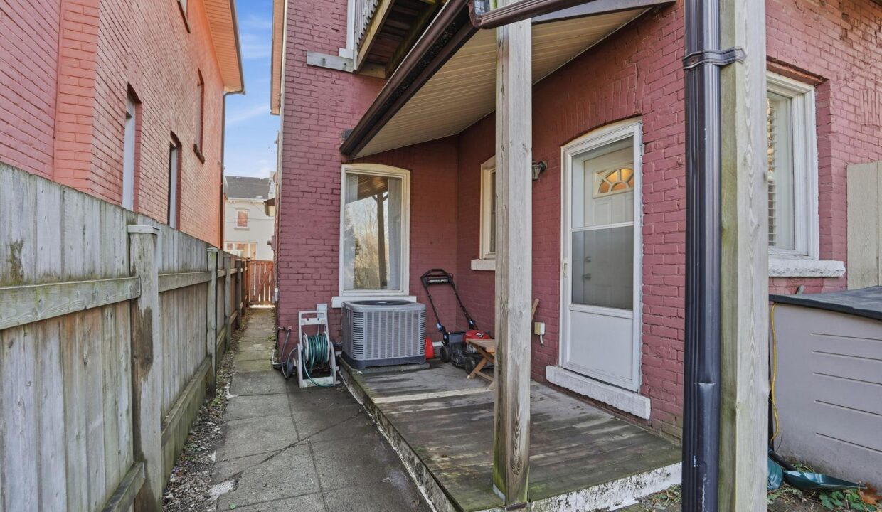 16673432-b45f-4a2a-8583-e75455080379-l.jpeg
