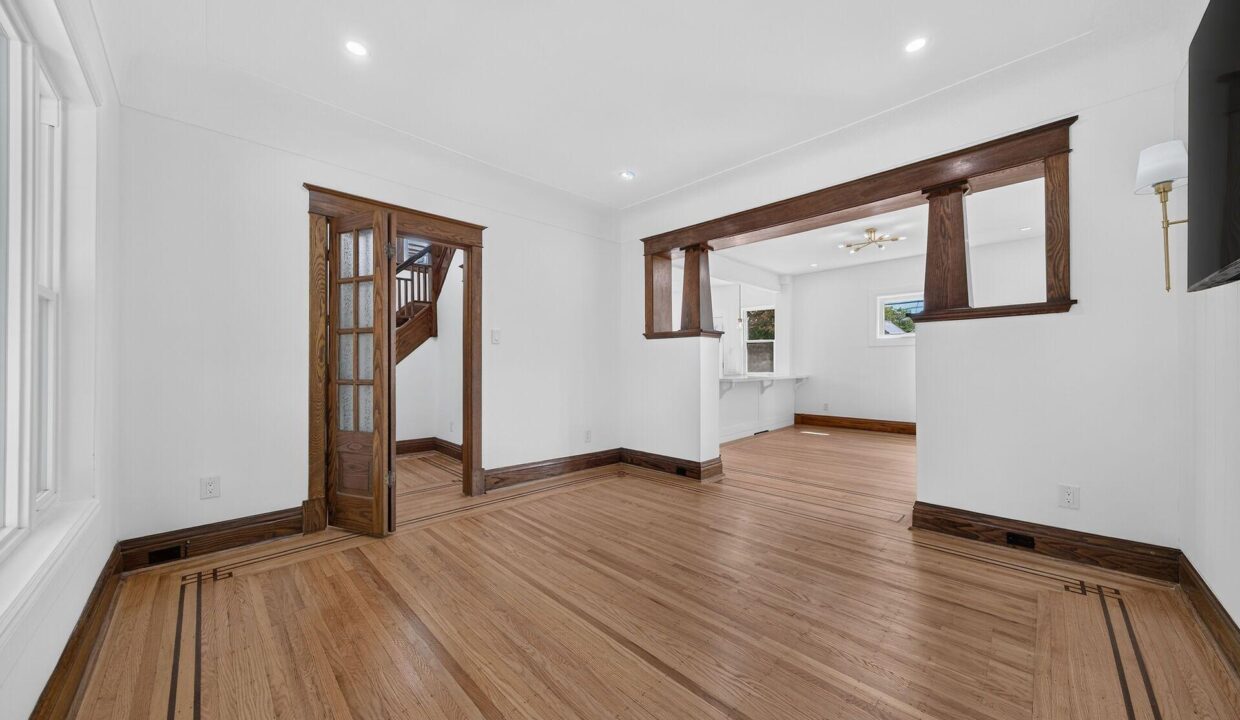 1910e783-5be8-40ef-882d-0e00180db69f-l.jpeg