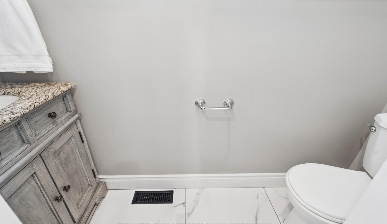 19561033-5039-46d2-8264-f31a1382c430-l.jpeg