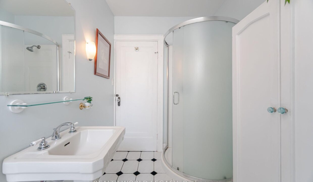 1a059341-6c0e-4bde-a070-1c2d0984d442-l.jpeg