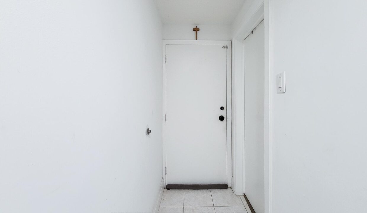 1adb2891-c6d9-4864-9a80-2659403f095d-l.jpeg