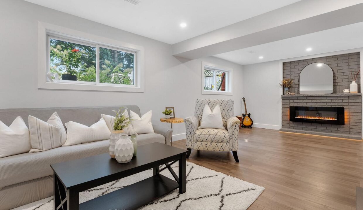 1e4d38e9-8c41-4283-bda2-59cc62f525d5-l.jpeg