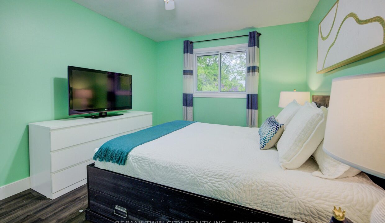 210f6223-0991-4e70-a832-253942f15719-l.jpeg