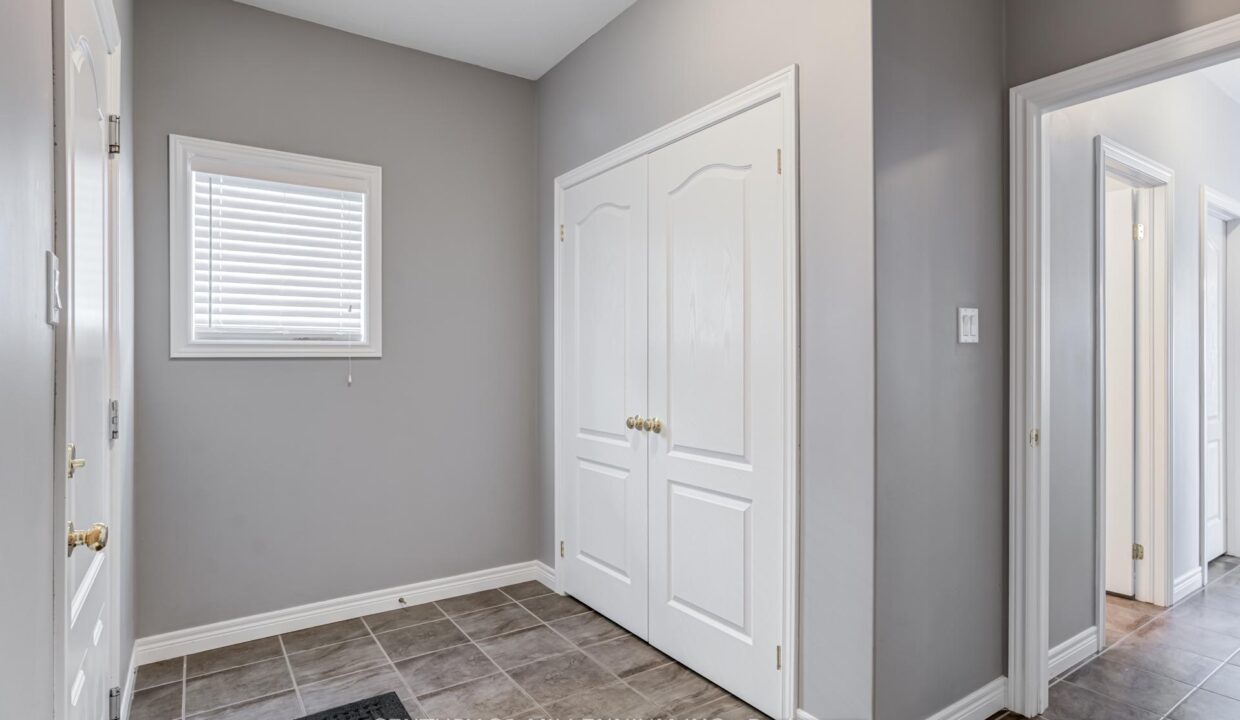 22a00129-6c67-4ea7-bc46-f09a564c620f-l.jpeg