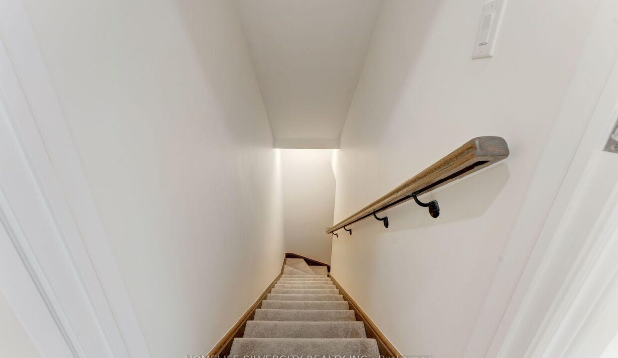 237c271c-83fe-43d0-9435-6d27d360bfc5-l.jpeg