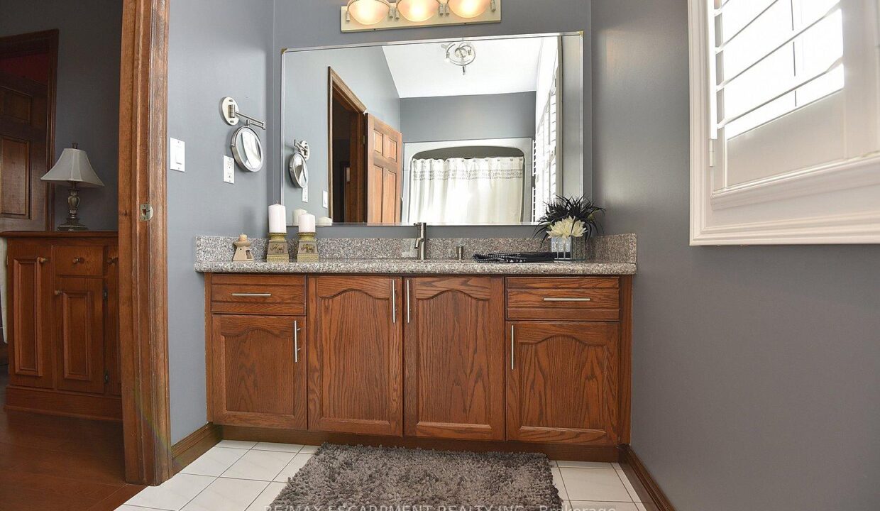 23fdfcb8-01cc-4ef4-b363-7c90b1fded73-l.jpeg