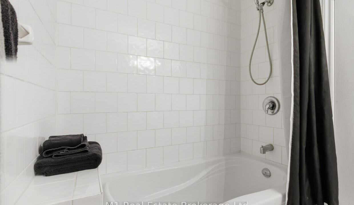 2704a222-21f2-4821-8e73-295f11bb9e68-l.jpeg
