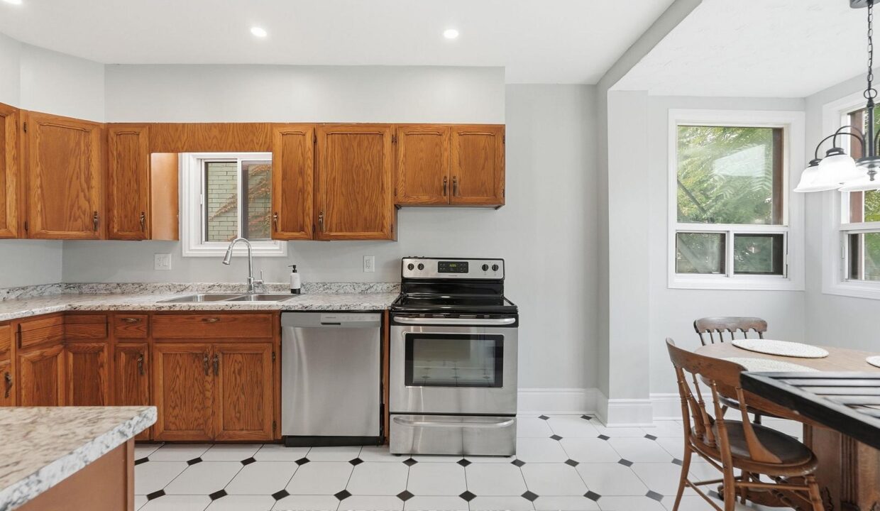 2a17ac62-5b38-425a-b5dd-ba775f1a0cae-l.jpeg
