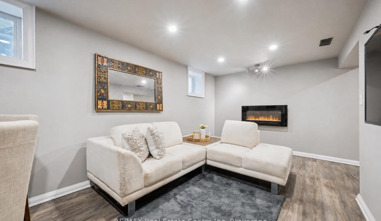2a6f0d26-6edd-430e-8010-7fb8dcd1f9a5-l.jpeg
