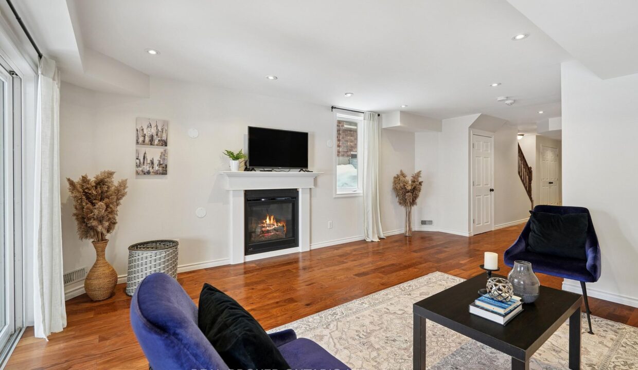 2c56270a-ed88-46a8-a4f6-7f9e6d89d577-l.jpeg