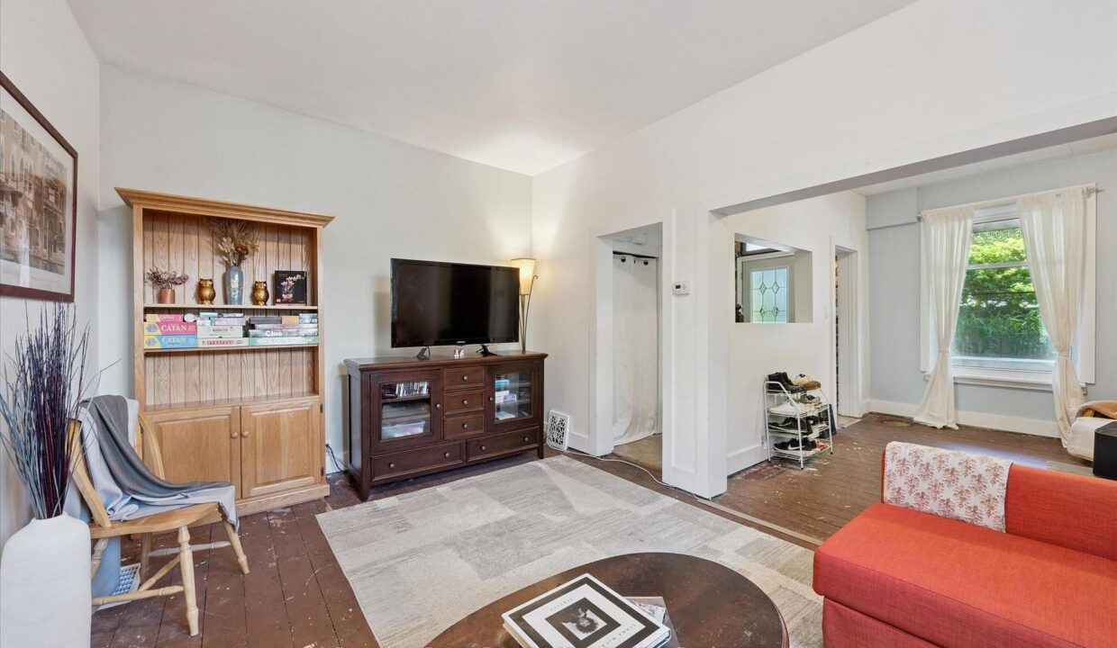 2cce3e9f-51ed-4829-87af-04b8a00cc0bf-l.jpeg