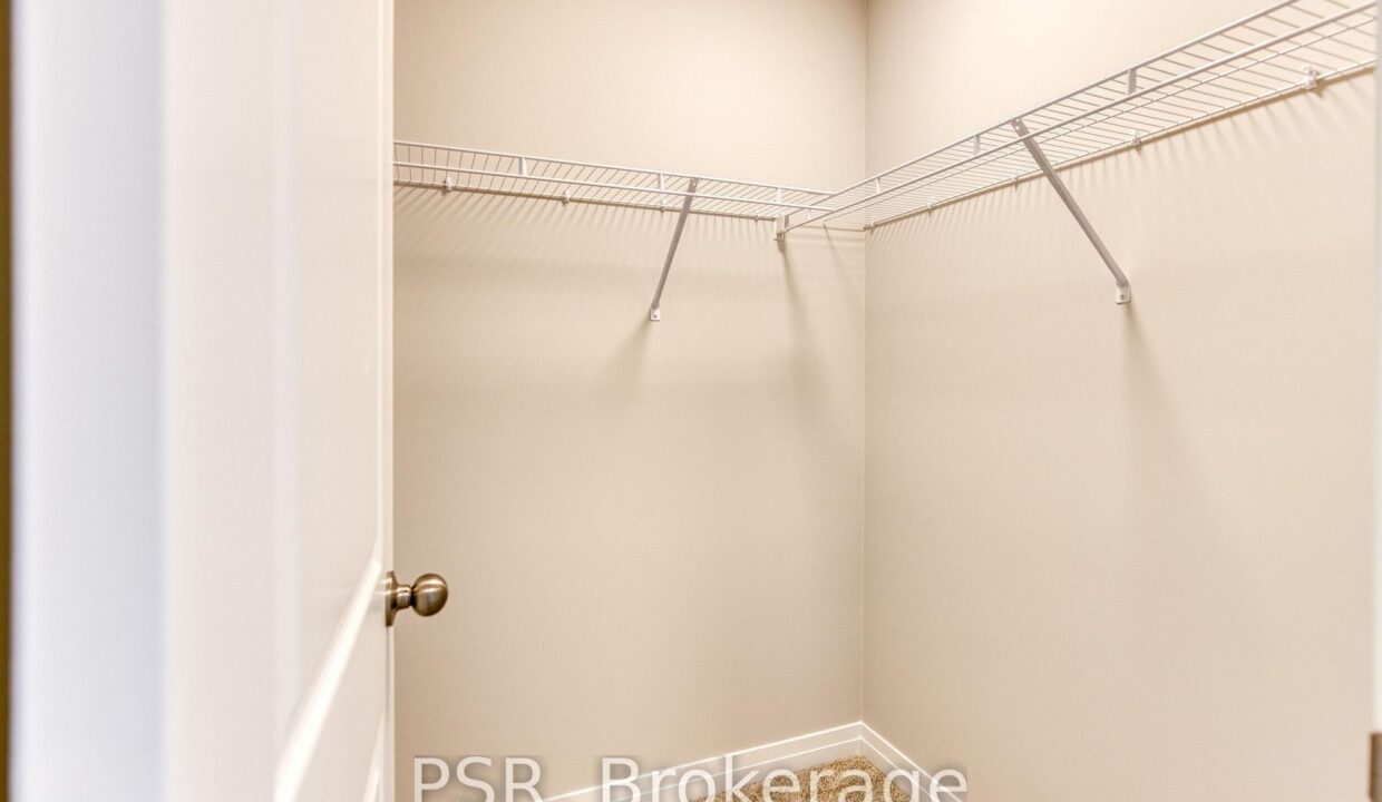 2ee31179-6e0b-4a3f-954d-6211f0717cc9-l.jpeg