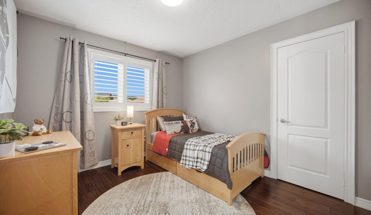 3277bc54-8e24-44e0-a7eb-1f4c5b609c3e-l.jpeg
