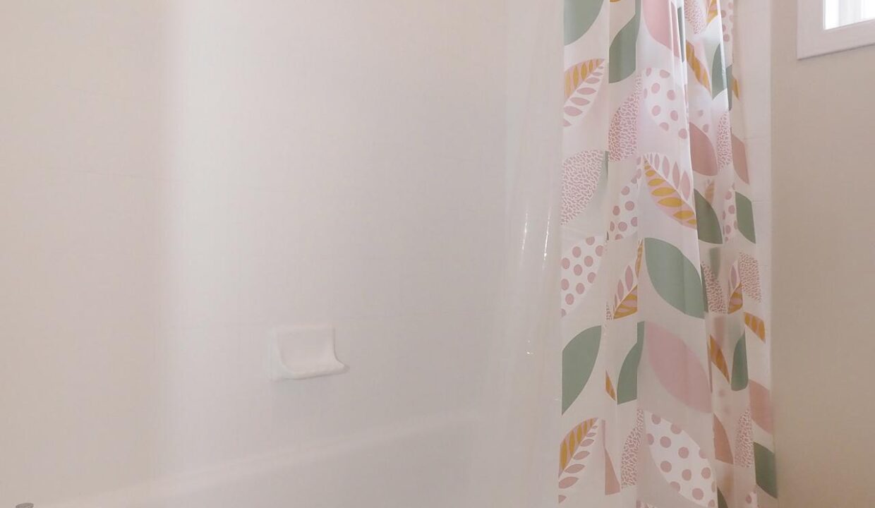 3314f0b2-fe7b-4987-810a-27e08a6d7967-l.jpeg