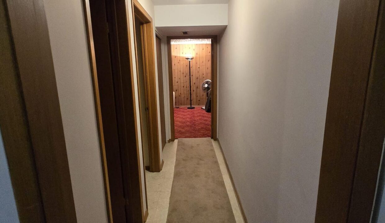 35d0a3ea-f58e-4e65-97d3-90ab3f67ce03-l.jpeg