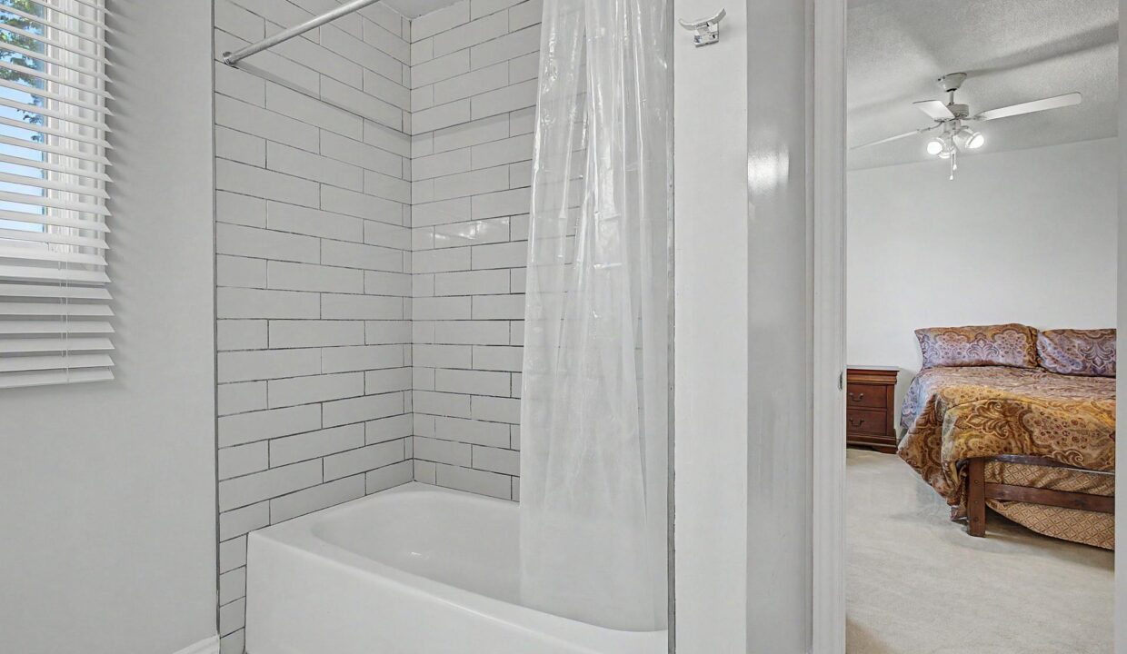 3e38731e-1ec2-43db-918d-b5d1dc06bd7a-l.jpeg