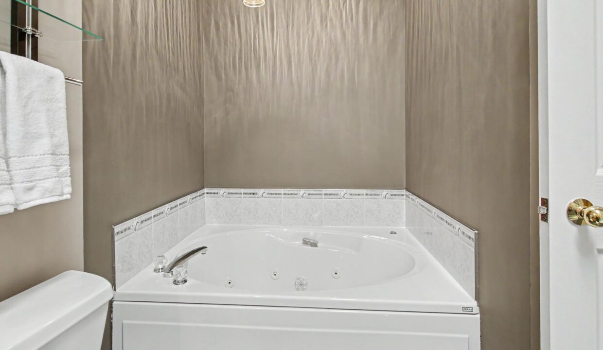 424a4856-effb-4b0c-b5f1-c3a2e0e16380-l.jpeg