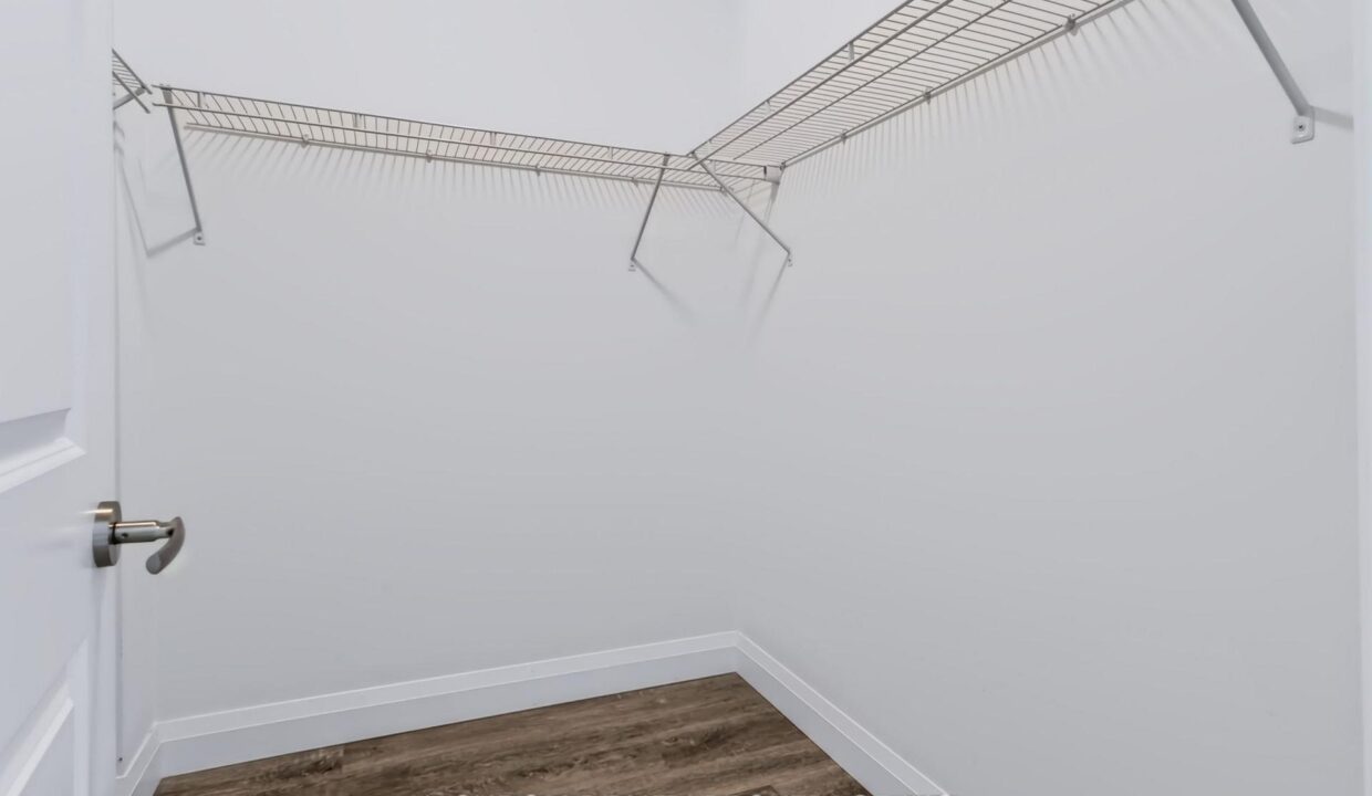 443555c7-f45d-4265-b7c0-57bc30a597e8-l.jpeg