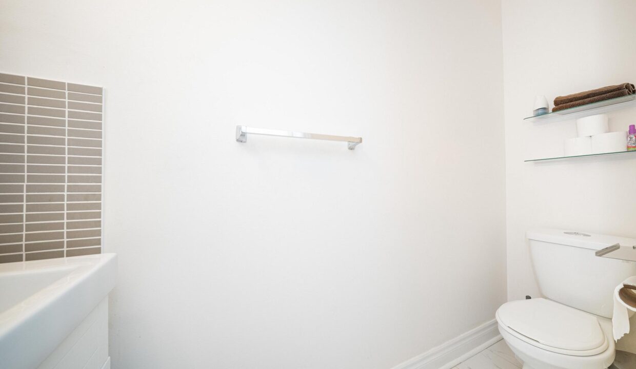 4fa63017-485b-4cbb-a5ce-c4b8bbcdbbf2-l.jpeg