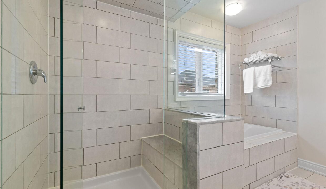 4fd6fcc0-f408-4e51-aec3-929313eebed5-l.jpeg