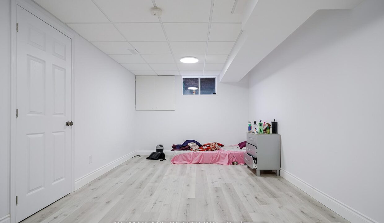 516bf56f-bbae-4a42-a18e-37519411d1c4-l.jpeg
