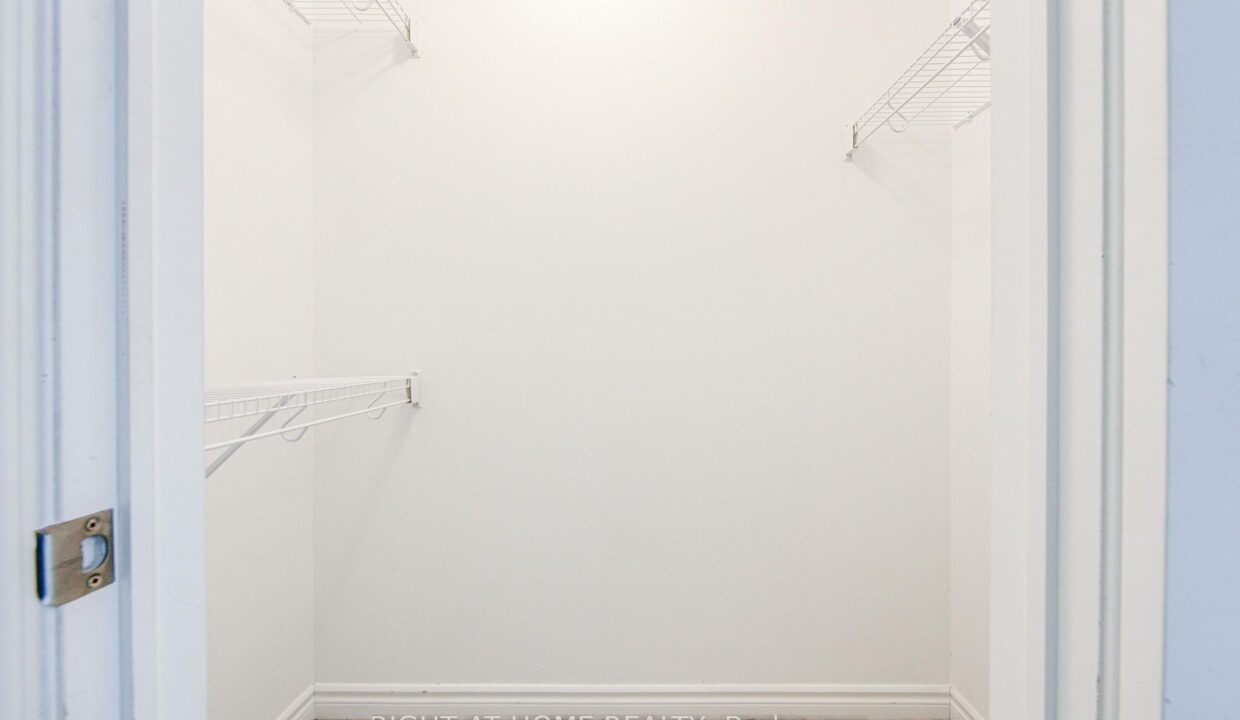 523f66a8-794d-4fff-8ff7-523141b02788-l.jpeg