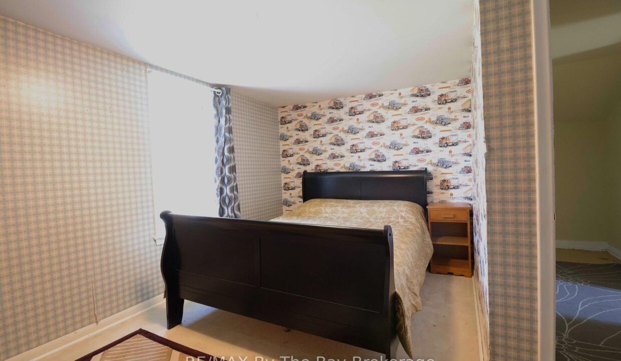 5337d628-d8f6-45be-be06-e6bed22da4c3-l.jpeg