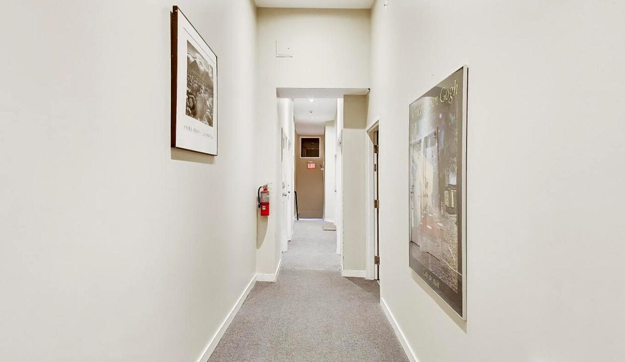 5a3d8e81-f12b-4db9-88e6-2d18ed8c16f8-l.jpeg