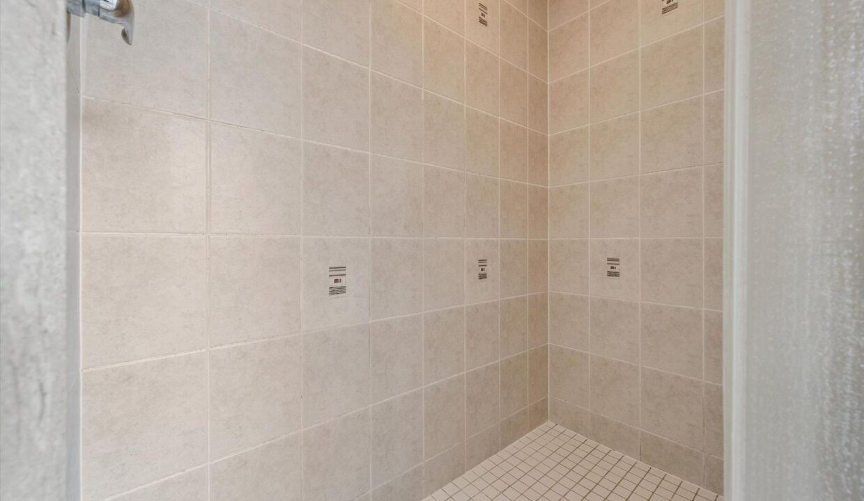5e1de2ee-662c-465b-976e-aaad882f766e-l.jpeg