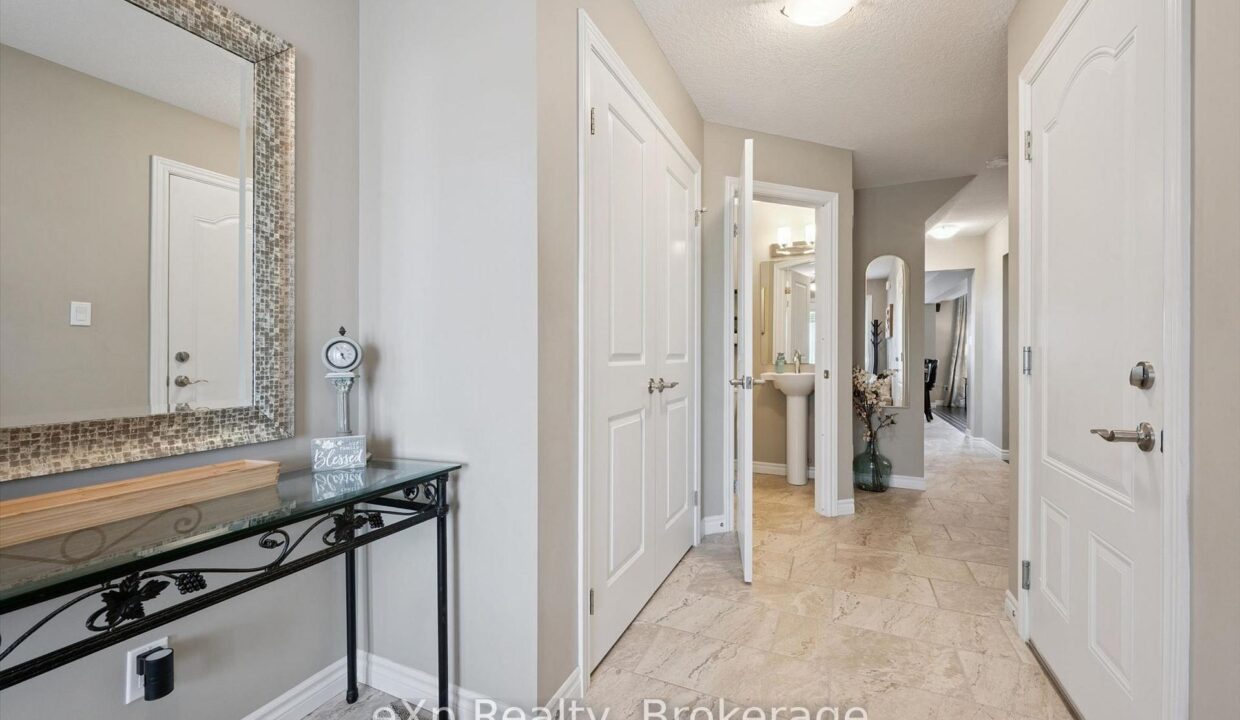 5f791a4c-4946-4577-aa36-05b18de882c0-l.jpeg