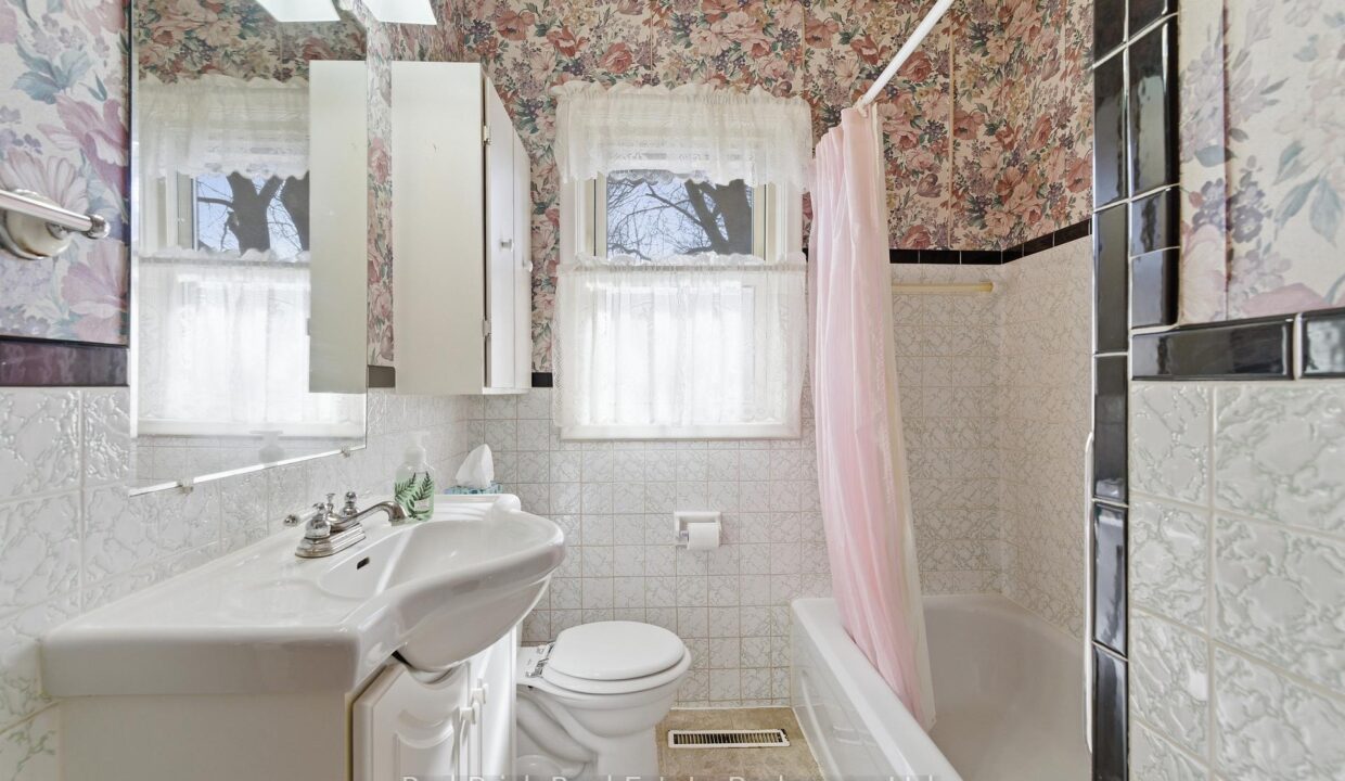 63384e13-1de3-46e9-bddc-fb0f373f53e1-l.jpeg