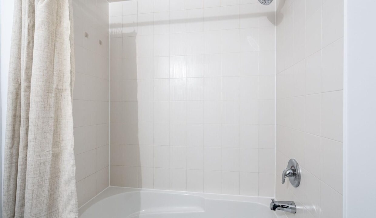 66762d65-8e1a-4670-b501-b4bf55b77c1a-l.jpeg