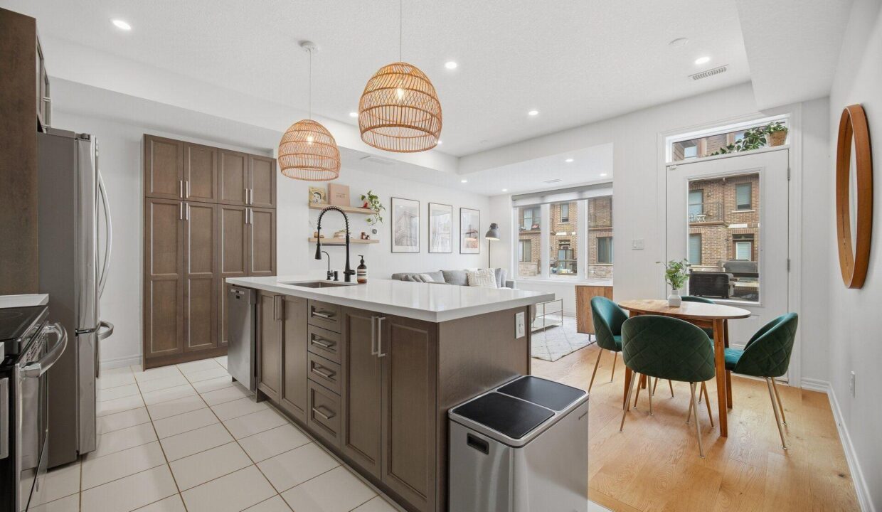 6a9fa14d-4093-4849-9a0e-048086e7d159-l.jpeg