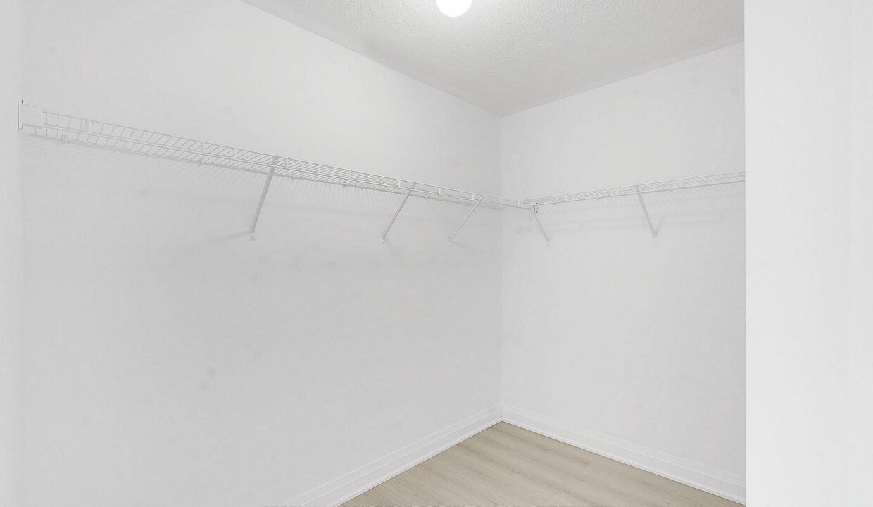 6dbc30e1-8a08-408b-a2d0-bdf701230760-l.jpeg
