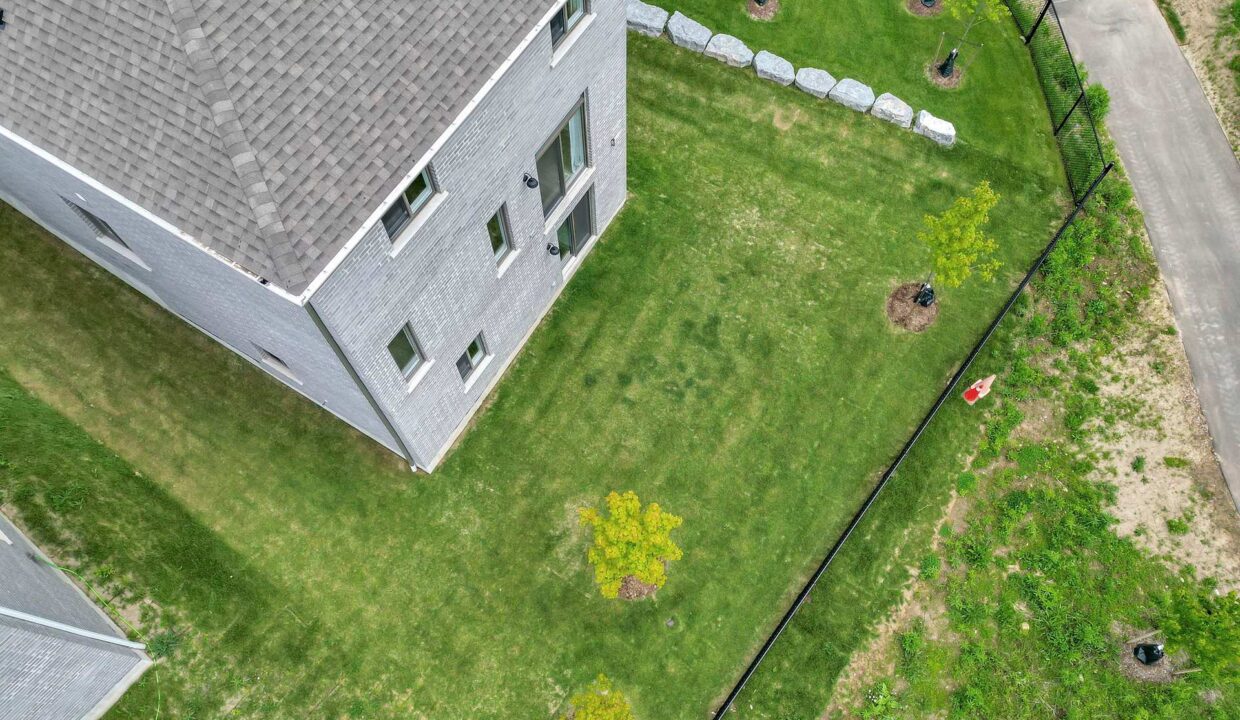7289b80c-08a5-4318-9f44-f1aea3bbac96-l.jpeg