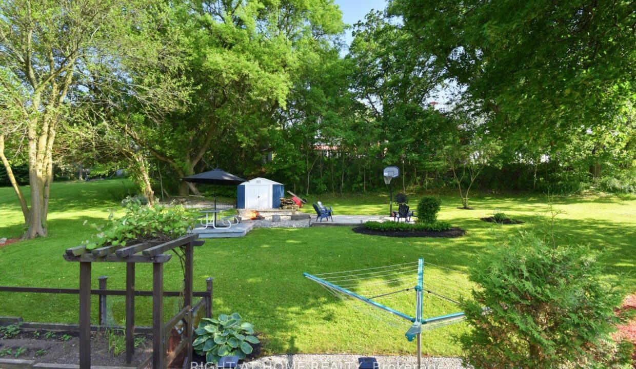 76735c1d-1f1a-40cc-bbc0-f3b93c29e065-l.jpeg