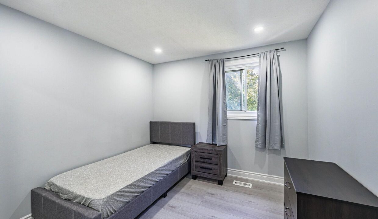 76d19f83-22fc-43d3-aaea-f4af1b0b9a6f-l.jpeg