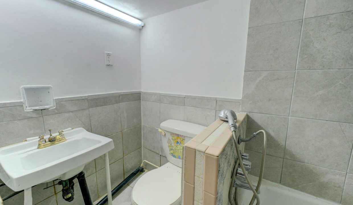 77e0fc85-cc42-4c26-87e4-d7342659440d-l.jpeg
