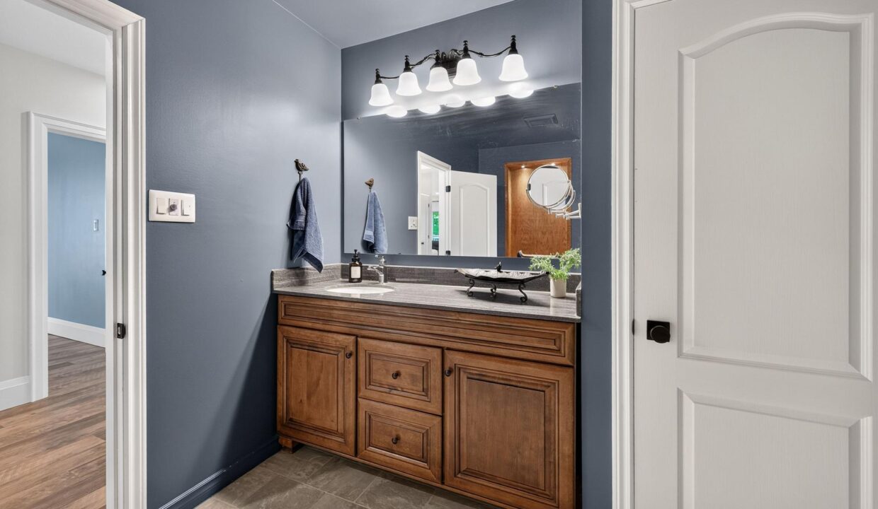 7fcd5404-e839-48cd-8e49-737c4a47696c-l.jpeg